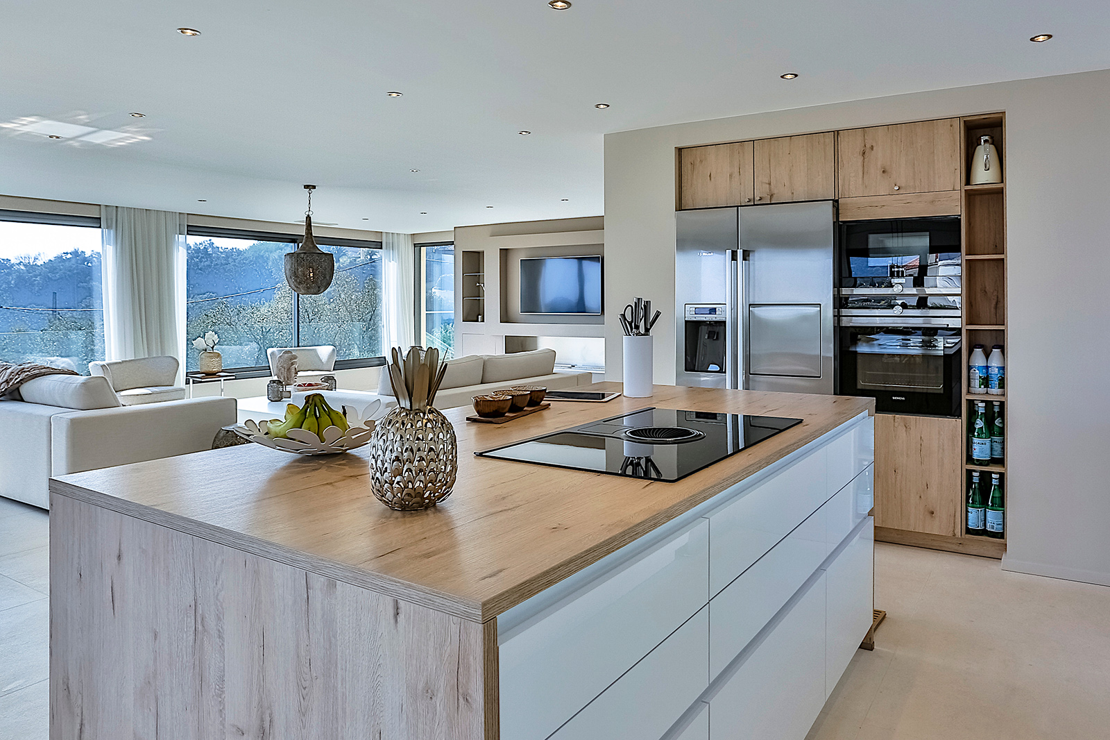 Luxury open-plan kitchen