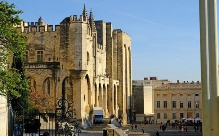 Le Pont D'Avignon