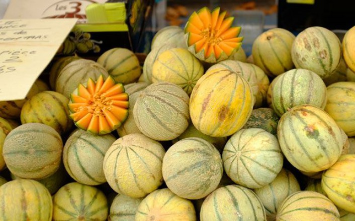 Provencal market Saint-Raphaël 