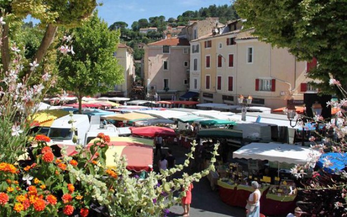 Le grand marché d’Apt 