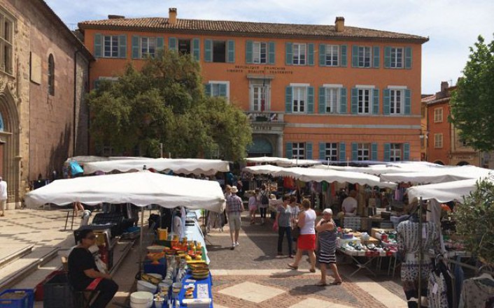 Provencal market Frejus Center