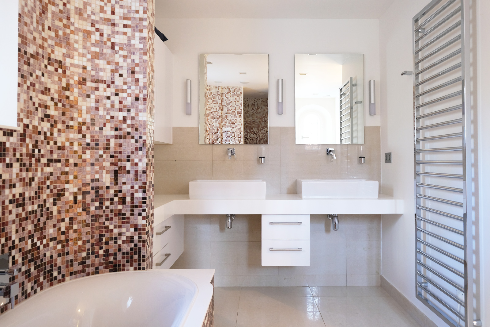 Bathroom master bedroom