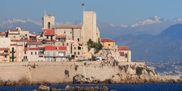 Beach, culture and good food; meet Antibes!