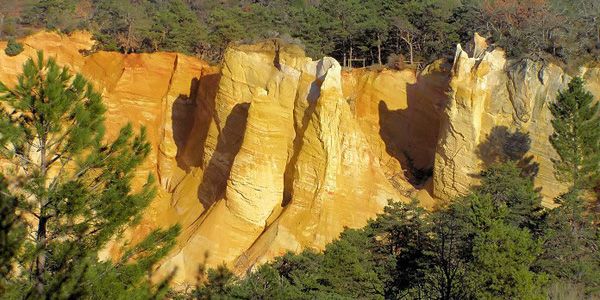 Roussillon, a colorful getaway for everyone