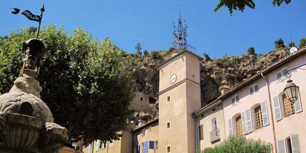 Cotignac 'village de caractère' in the Provence!