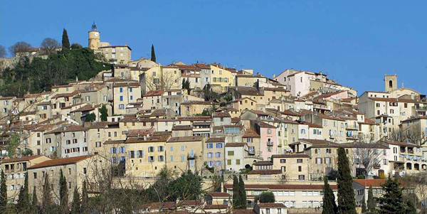 Fayence, 'village perché' in Pays de Fayence.