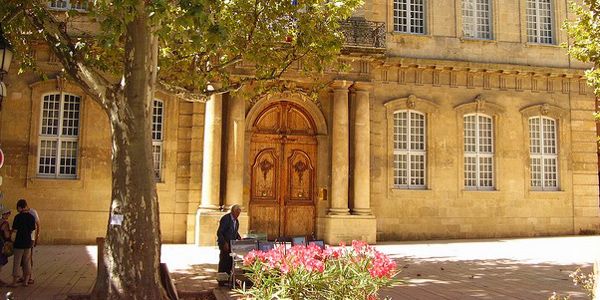Six squares in Aix-en-Provence that you must have seen!