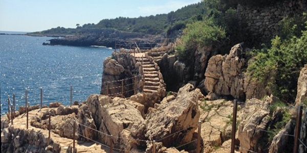 A must-do in Cap d'Antibes: Sentier du Littoral